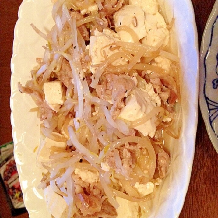 ご飯が進む☆豚肉と豆腐ともやし炒め物